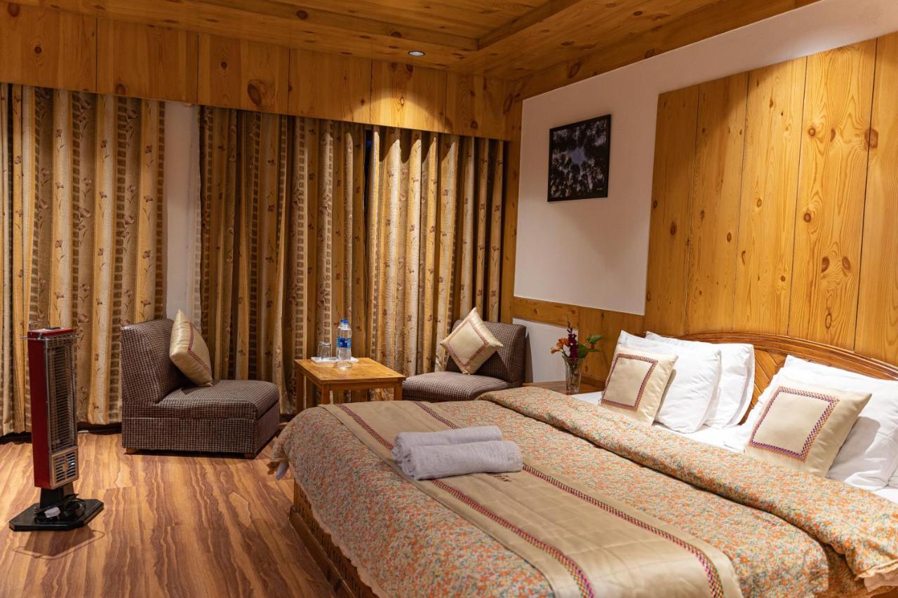 The Conifer Hotel Manali  Ngoại thất bức ảnh