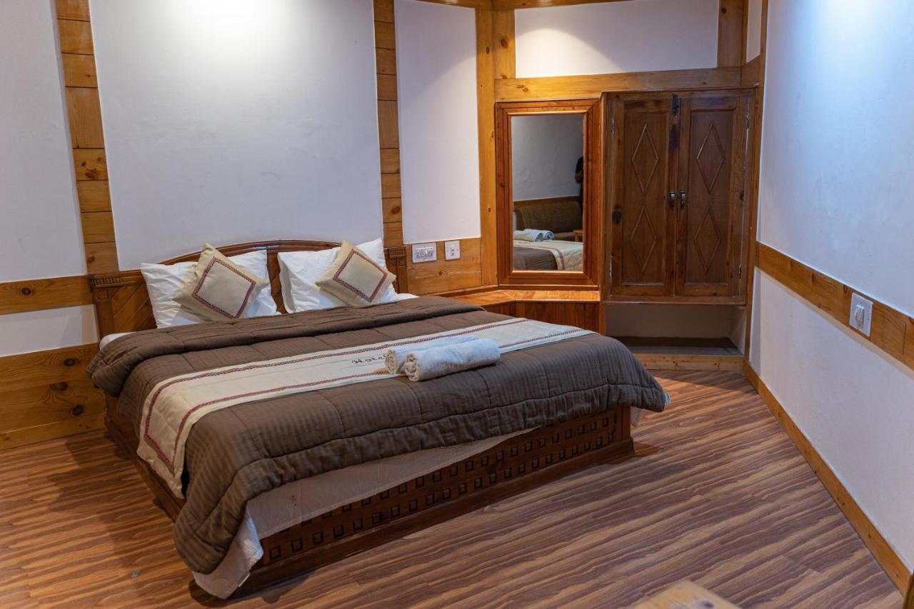 The Conifer Hotel Manali  Ngoại thất bức ảnh