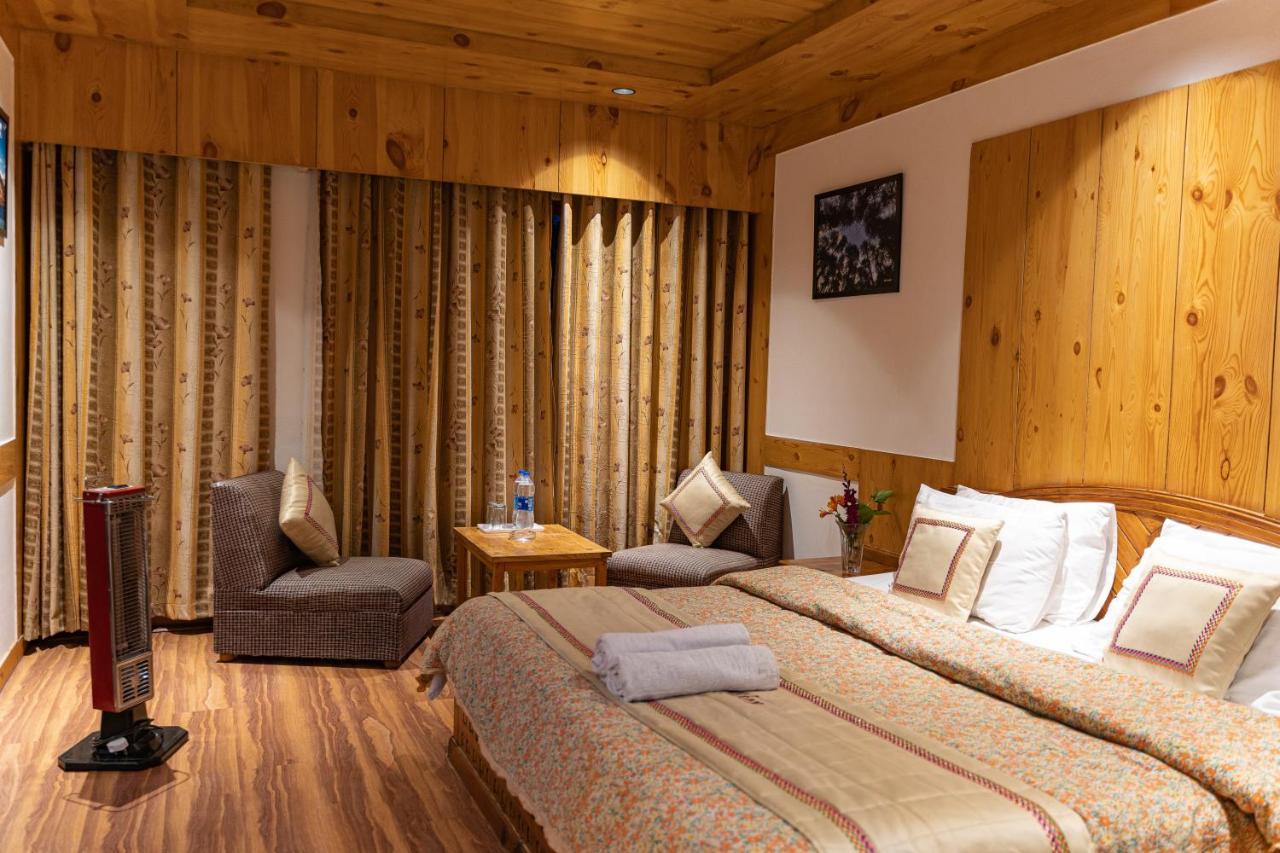 The Conifer Hotel Manali  Ngoại thất bức ảnh