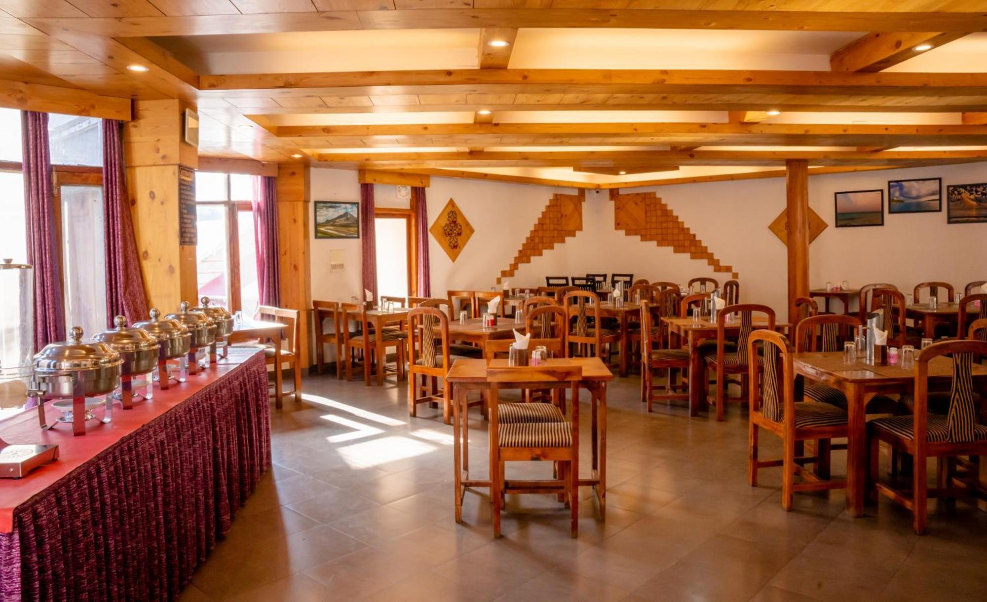 The Conifer Hotel Manali  Ngoại thất bức ảnh
