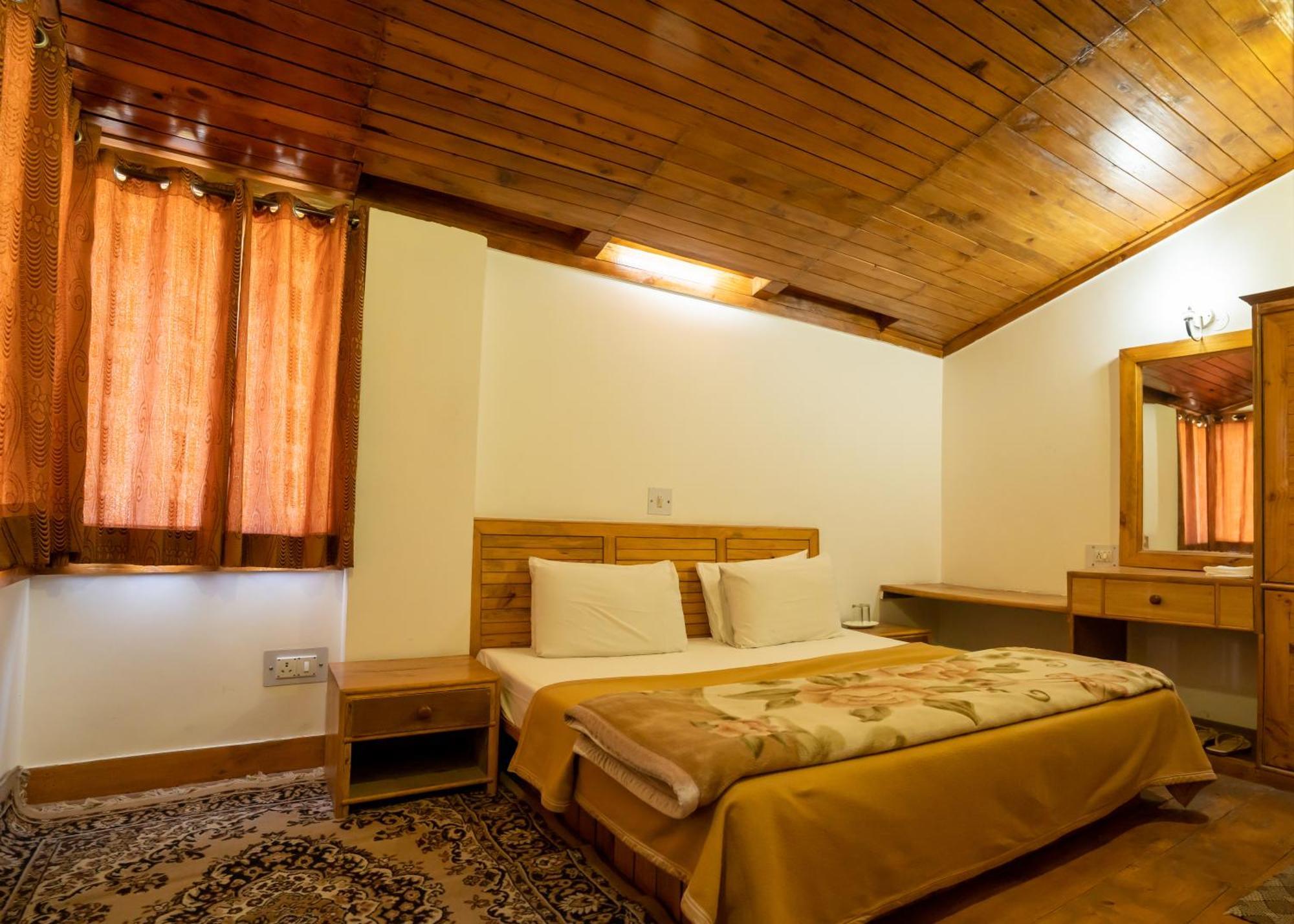 The Conifer Hotel Manali  Ngoại thất bức ảnh