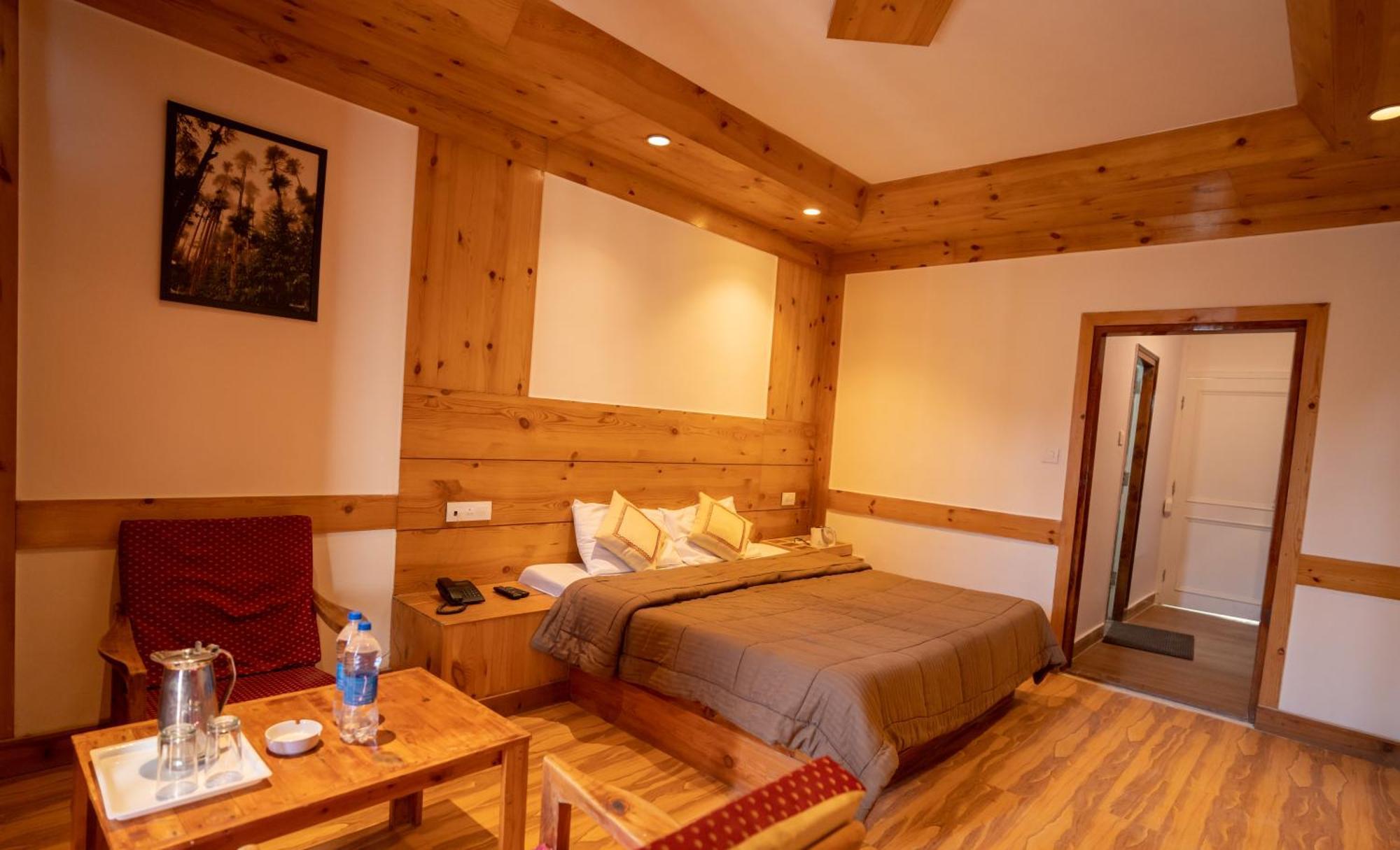 The Conifer Hotel Manali  Ngoại thất bức ảnh