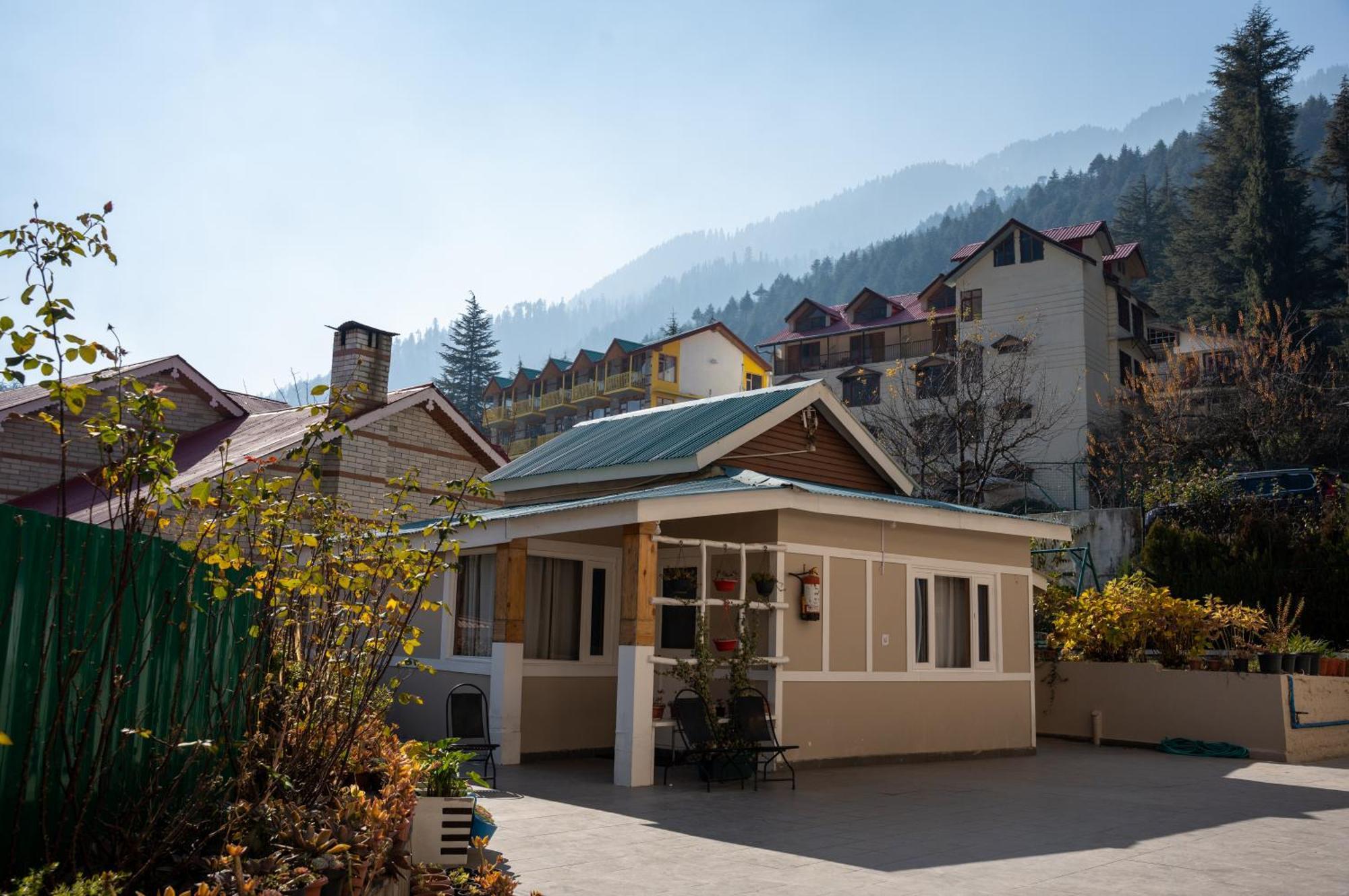 The Conifer Hotel Manali  Ngoại thất bức ảnh