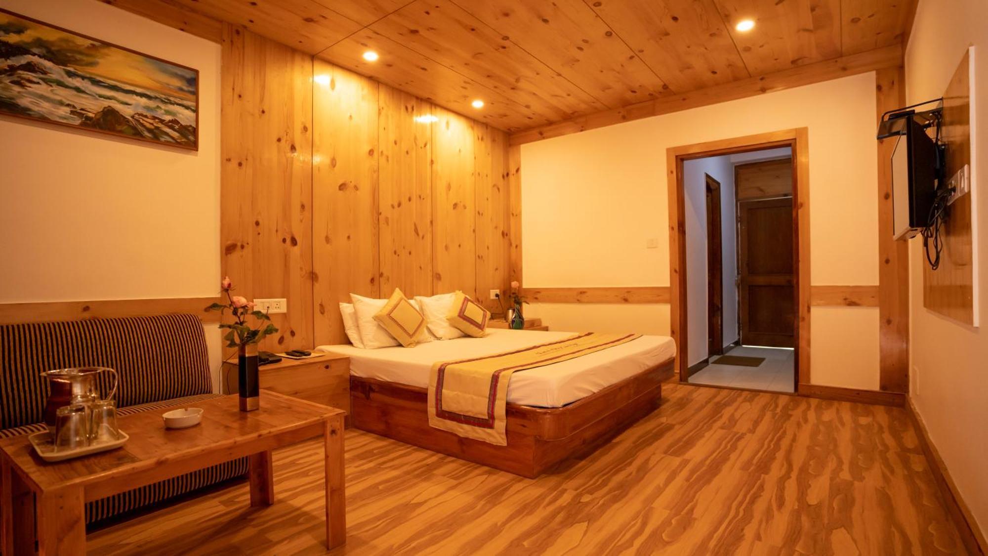 The Conifer Hotel Manali  Ngoại thất bức ảnh