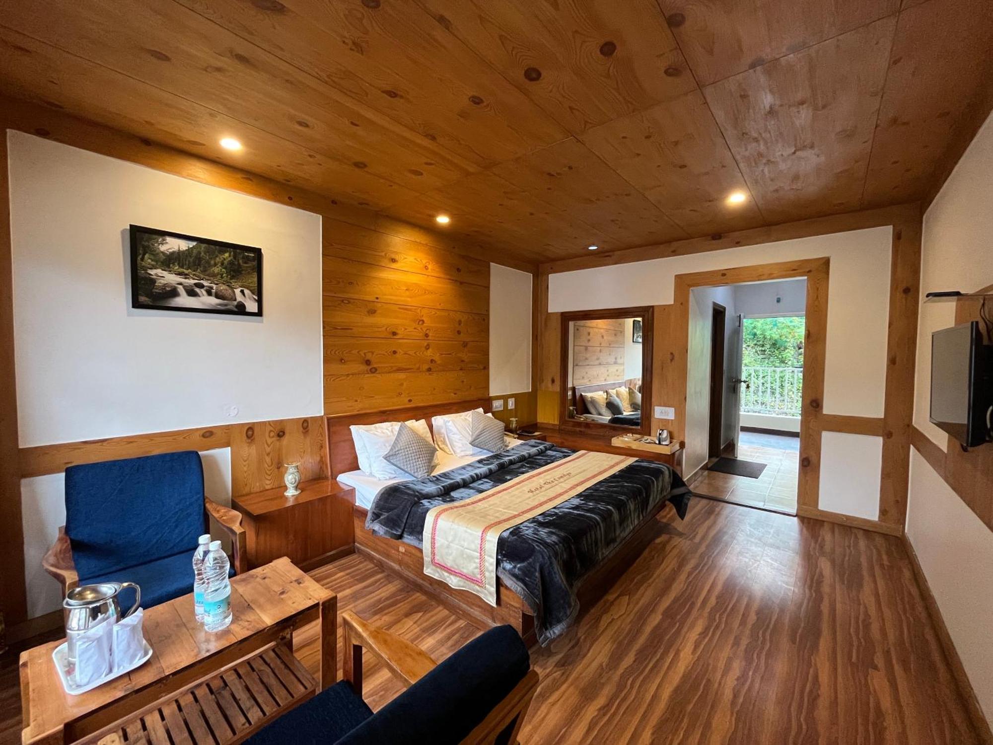 The Conifer Hotel Manali  Ngoại thất bức ảnh