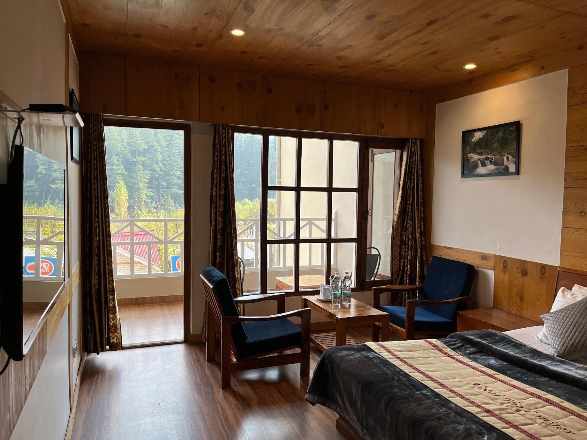 The Conifer Hotel Manali  Ngoại thất bức ảnh
